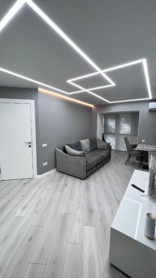 Modern Gagarina Avenue Apartment Dnipro Ngoại thất bức ảnh