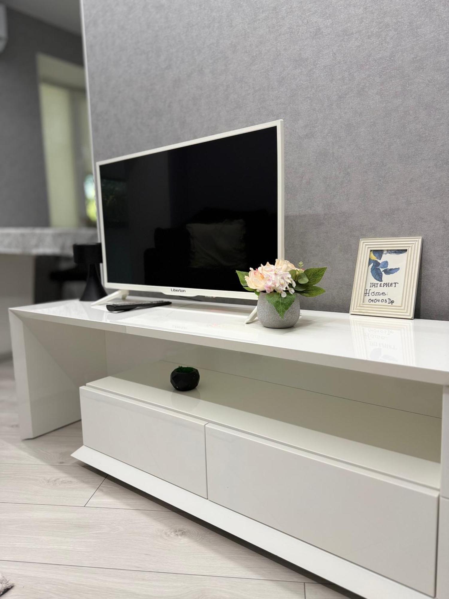 Modern Gagarina Avenue Apartment Dnipro Ngoại thất bức ảnh