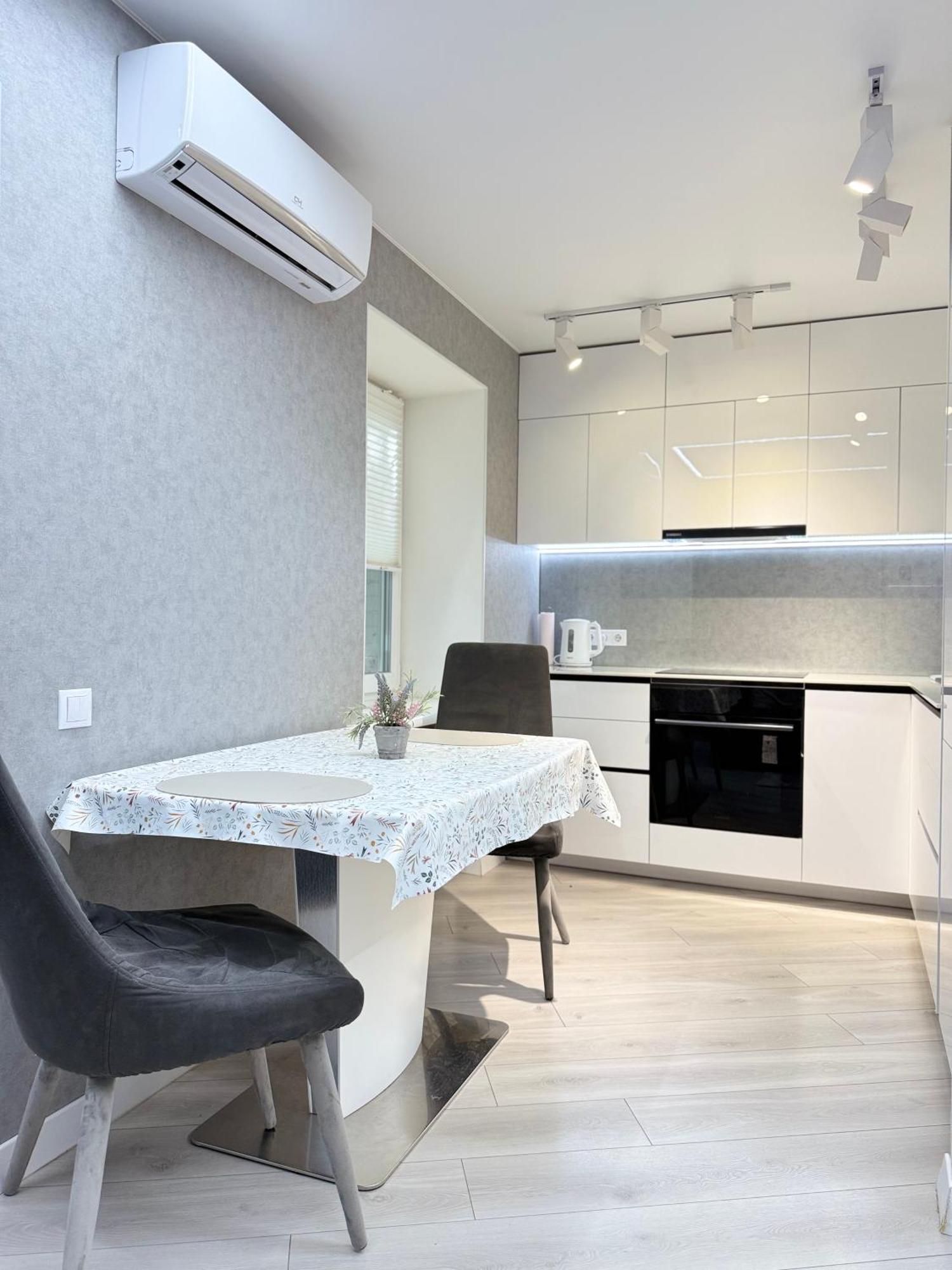Modern Gagarina Avenue Apartment Dnipro Ngoại thất bức ảnh